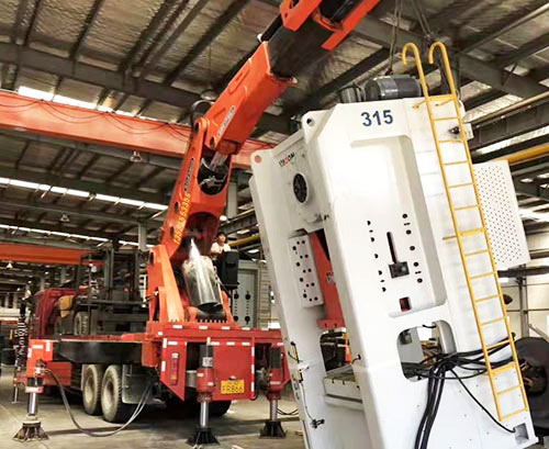 荔波附近随车吊出租，轻松解决运输难题