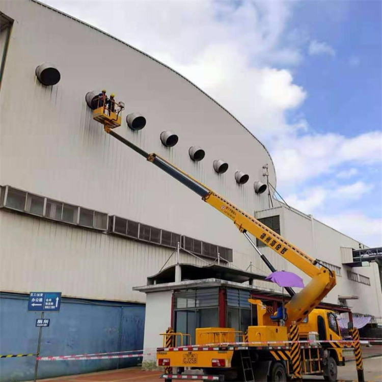 荔波高空作业车出租服务：专业广告牌安装解决方案